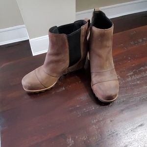 Sorel brown wedge boots 10